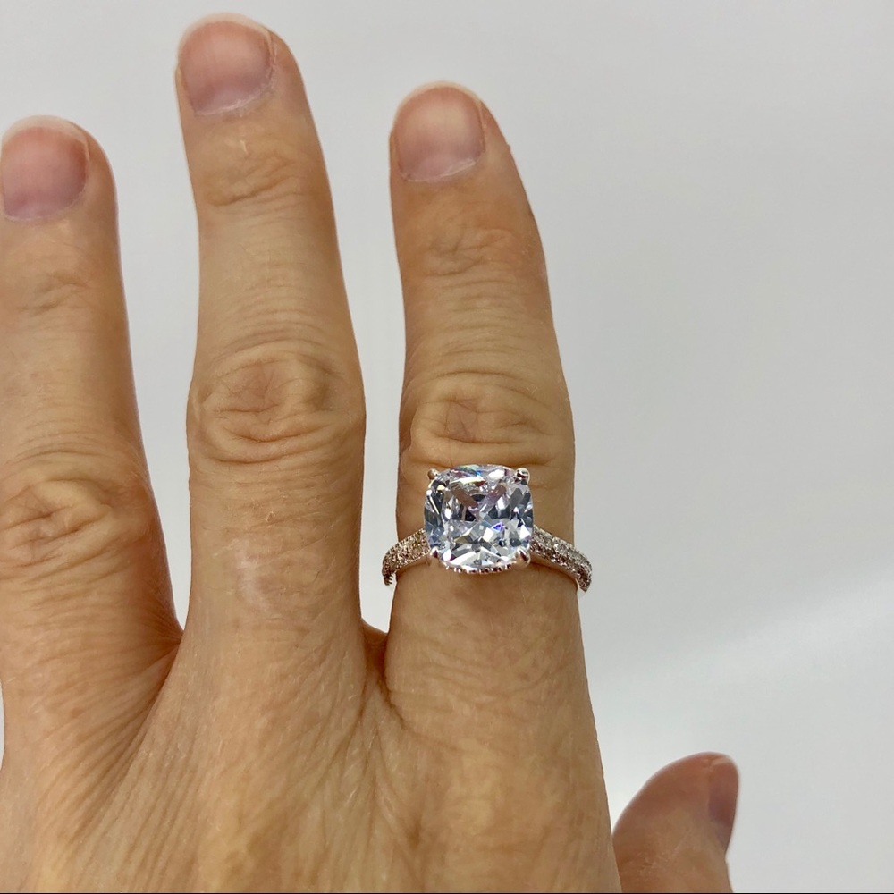 5 carat white sapphire in a 925 silver setting - Picture 8 of 8